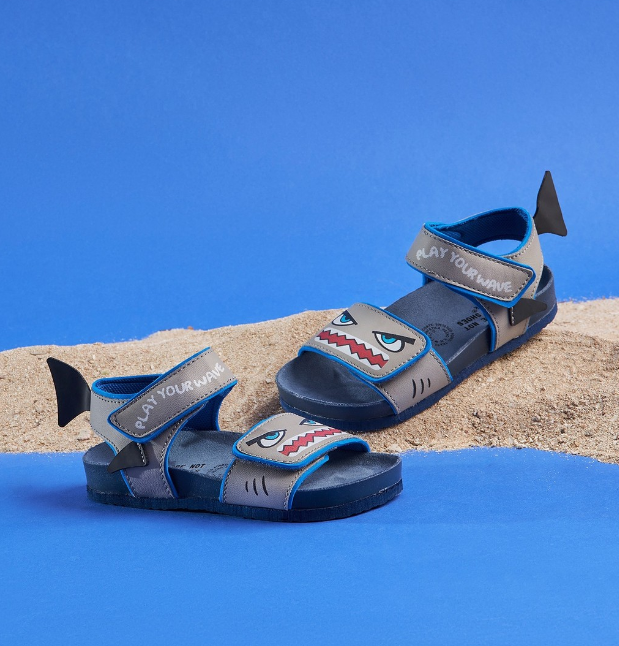¡La nueva colección de sandalias es el calzado más colorido y emocionante para tus hijos!